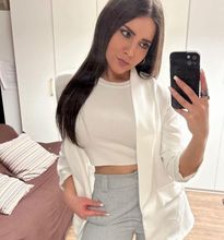 femme  2438118953