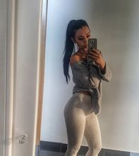 femme  3394619475