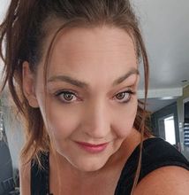 femme  1516954422