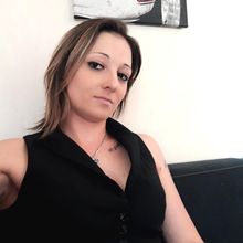 femme  4207456812