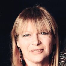 femme  2255232820
