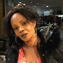 femme  576290659