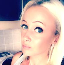 femme  504715789