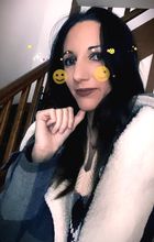 femme  3738177918