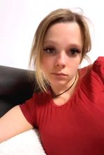 femme  905332695