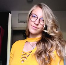 femme  2635113562