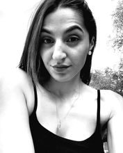femme  1518449736