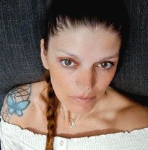 femme  3465696625
