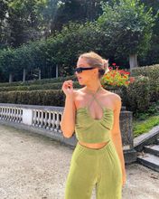 femme  2471968661