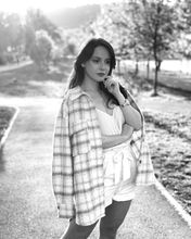 femme  4164175623
