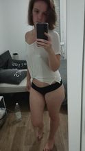 femme  1104358474