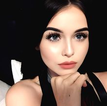 femme  2831654347