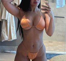femme  4215774230