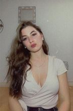 femme  1275012984