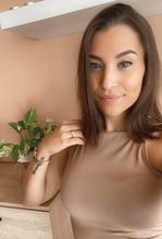 femme  1821086960
