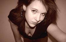 femme  1644196514