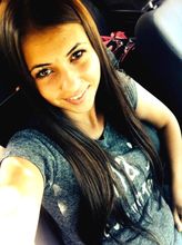 femme  3287937624