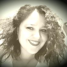 femme  3873374595