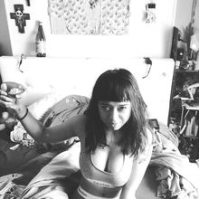 femme  2332708397