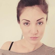 femme  2552802219