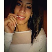 femme  1518458748