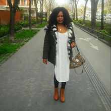 femme  3392169748
