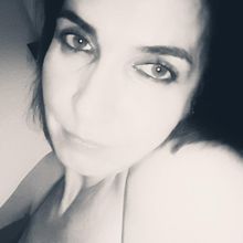 femme  1384845296