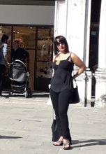 femme  1117087608