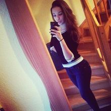 femme  4098754403