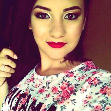 femme  2438210773