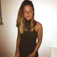 femme  4292508424