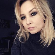 femme  3207136438